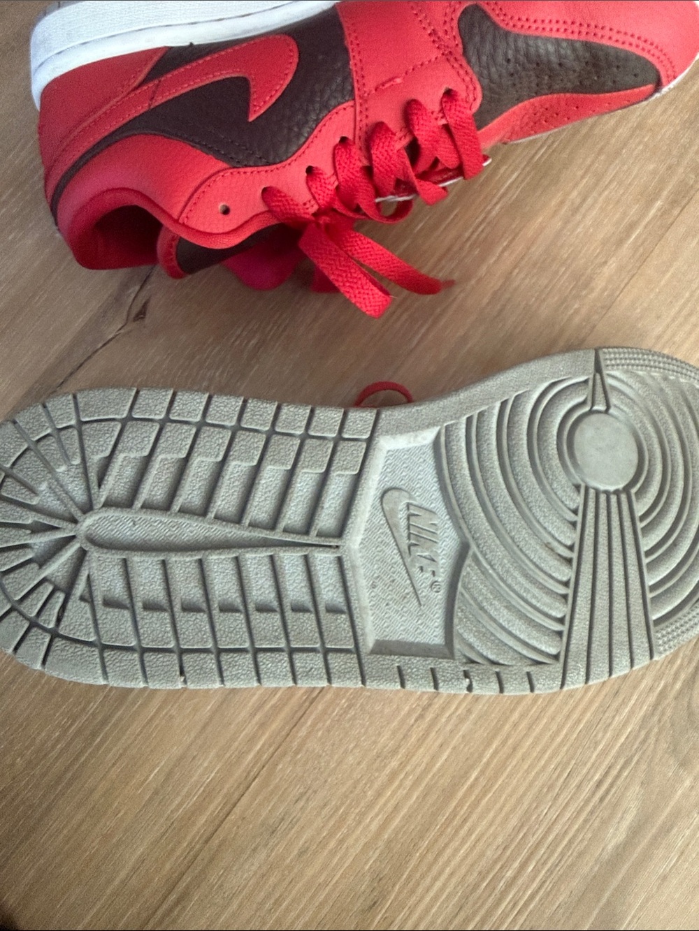 Air Jordan 1 Low SE Split Gym Red Cement Grey women’s Sz 7 - Picture 5 of 5